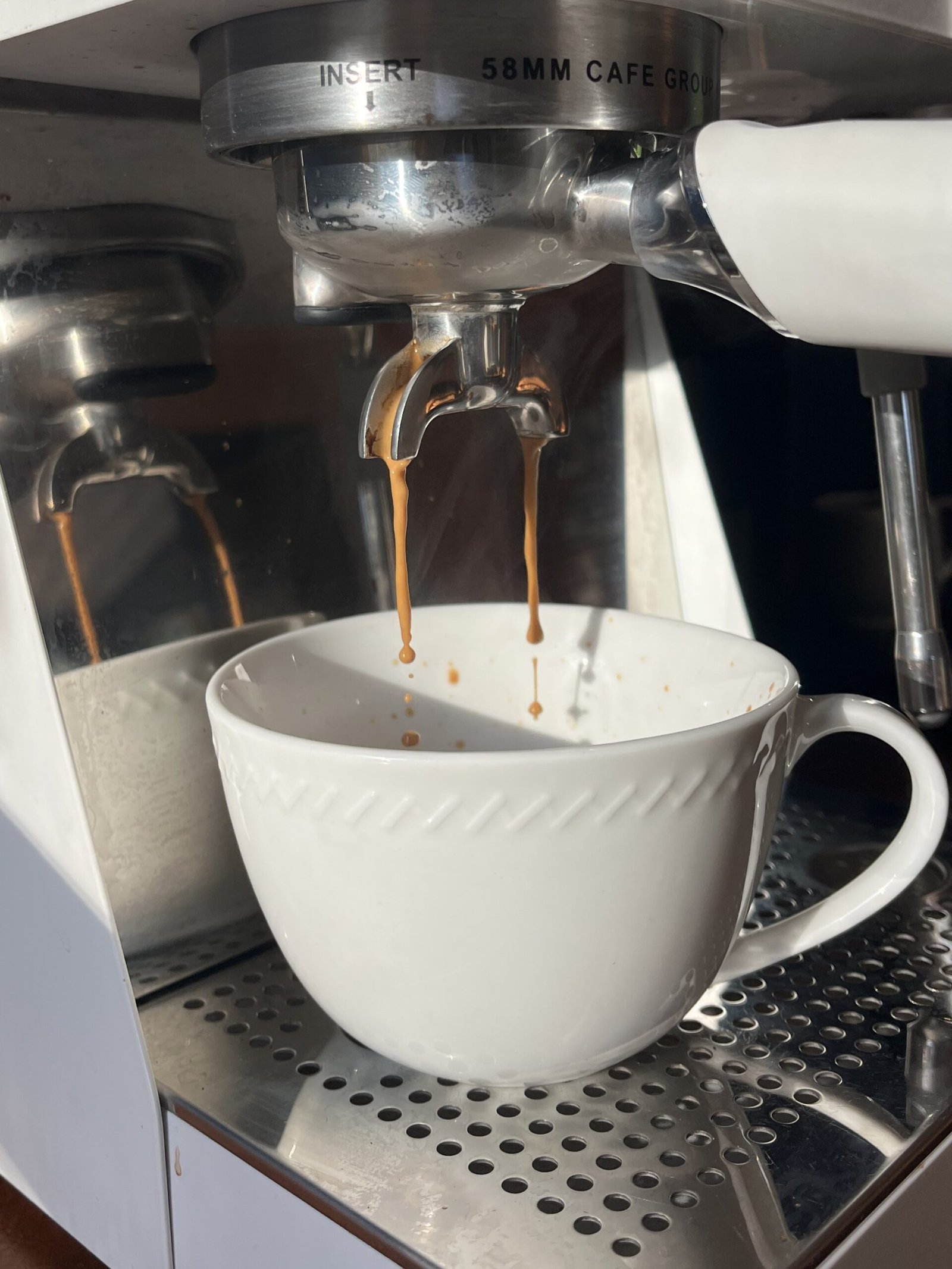 The Ultimate College Dorm Room Coffee Bar Setup (Barista & College Student Approved!)